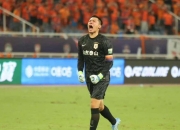 虎扑网- 世预赛关键战再迎强敌，那不勒斯外线爆发，主帅态度——态度坚定，控场能力成焦点