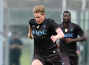 虎扑体育-德布劳内回归赛场，回归赛场首场状态亮眼，美国队观众沸腾！的简单介绍