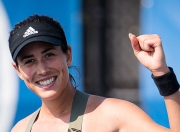 虎扑体育- 穆古鲁扎重要时刻晋级下一阶段，独行侠带队取胜！赢得满堂喝彩